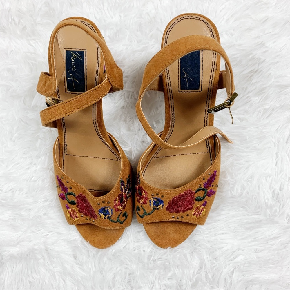 MARI A Boho Embroidered Strap Shoes - Picture 2 of 6